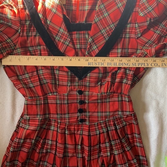Vintage 1980s red tartan plaid with velvet accents, size 10 tea length dress - Picture 16 of 16
